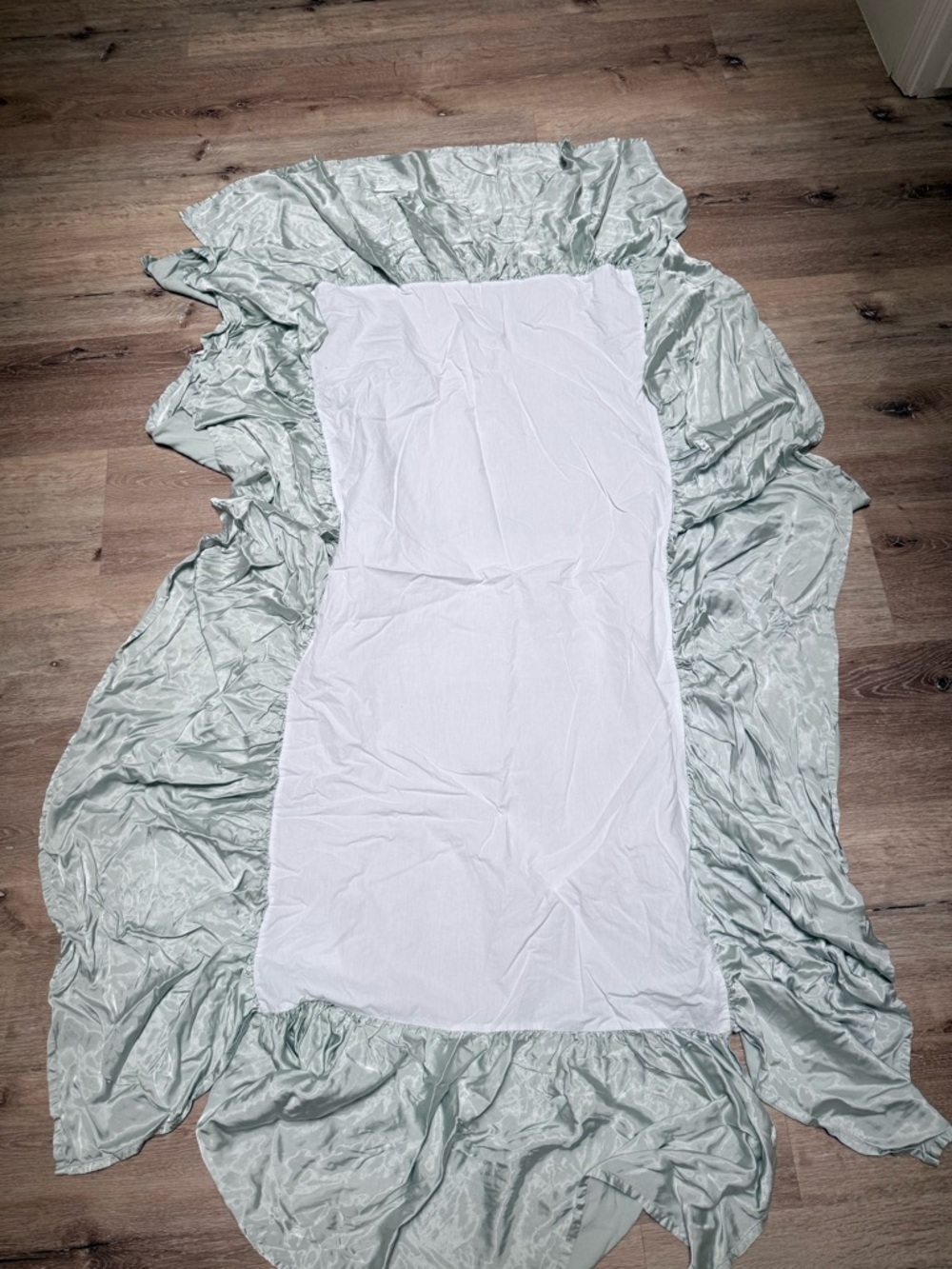 Beautiful Restoration Hardware Baby & Kids Mint Green Satin Crib Dust Ruffle